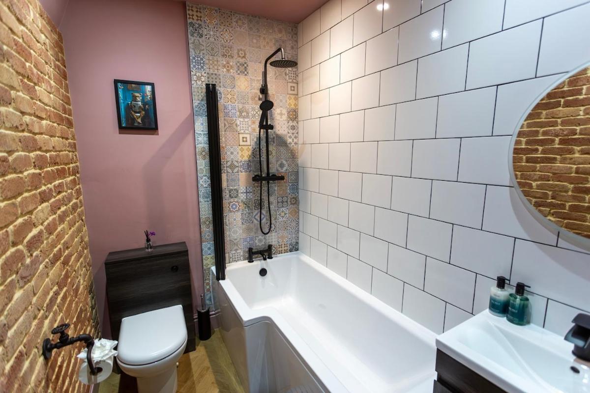 NEW Refurbished Cottage near Alton Towers Sleeps 6 Ashbourne Peak District Derbyshire