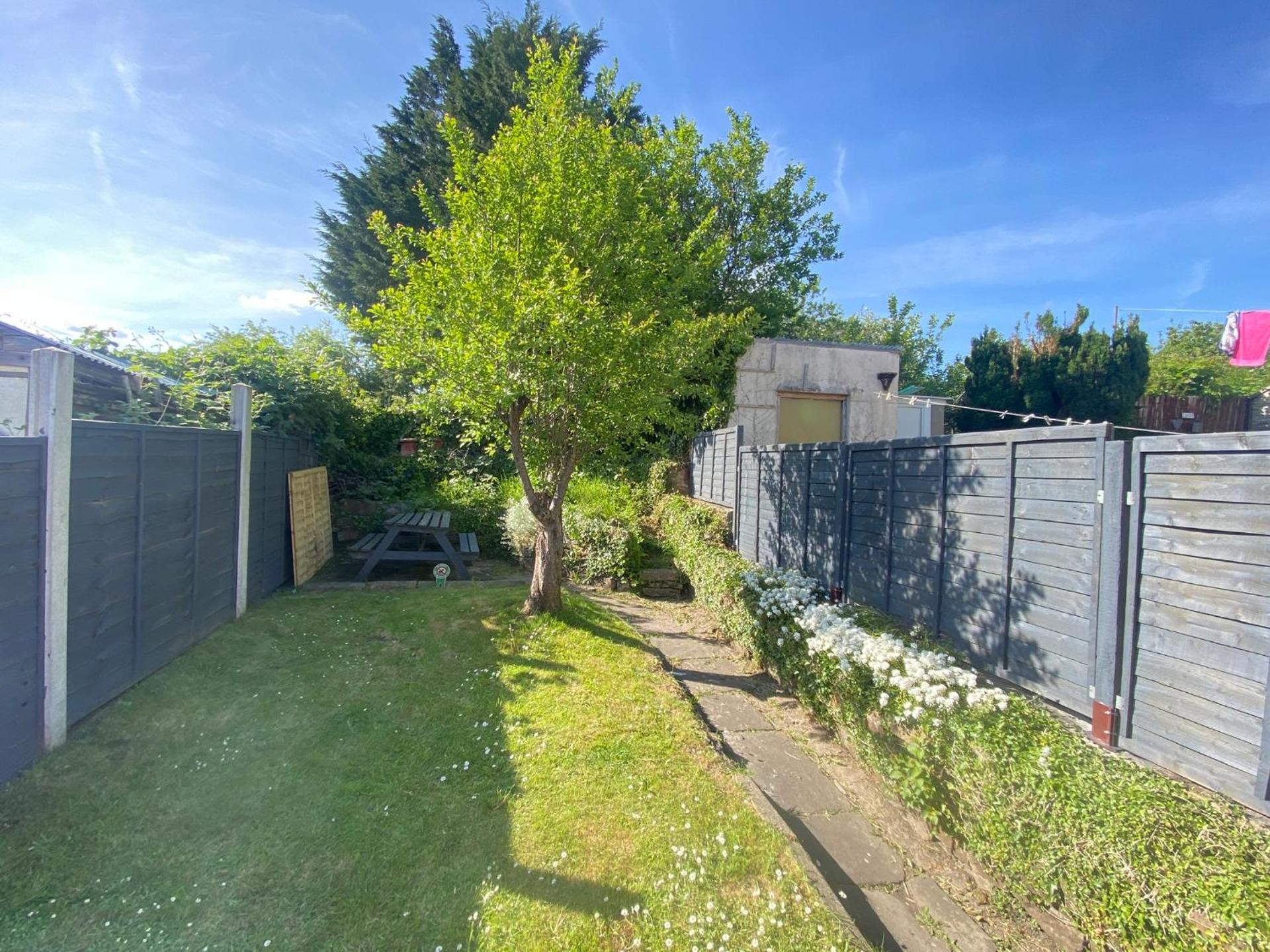 The Cwtch, Log Fire, Sleeps 6, Nr Zip World, Brecon and Bike Park Wales