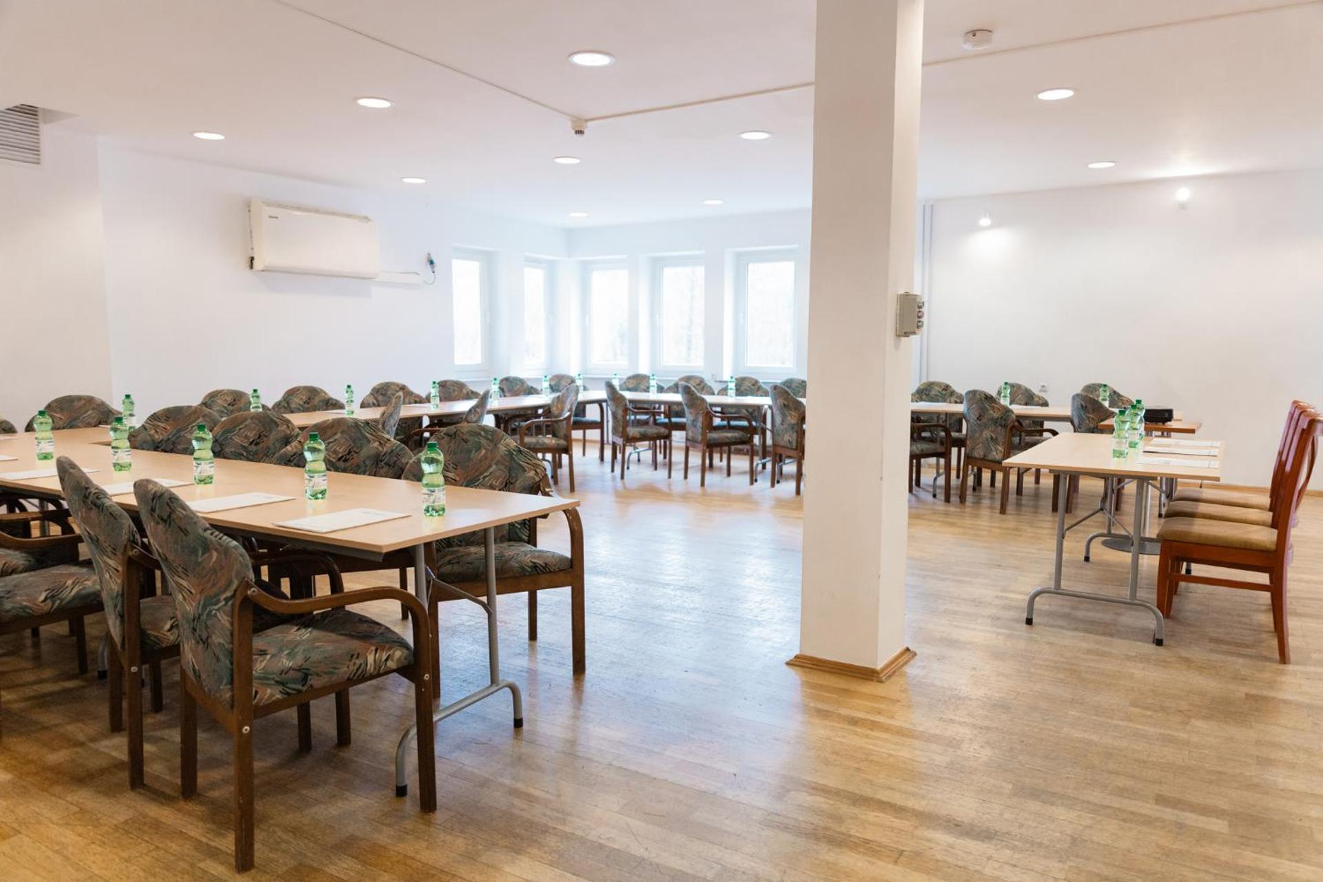 Meeting/conference room