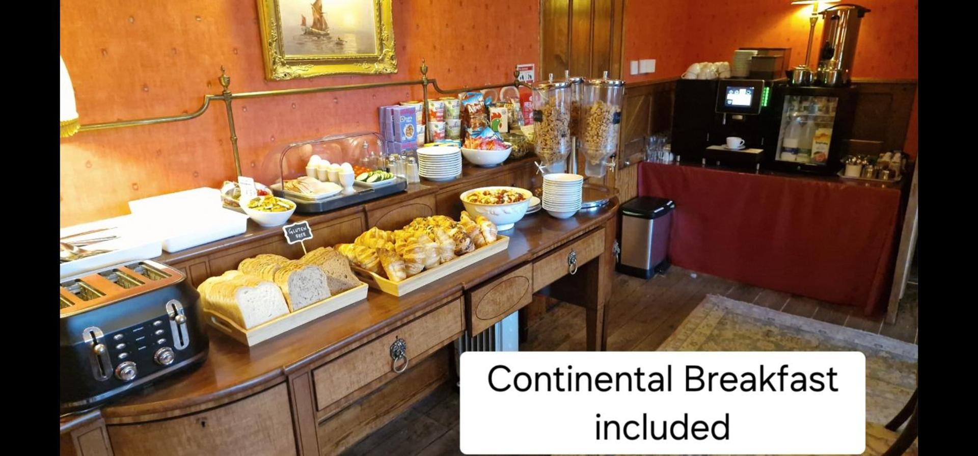 Cambus O' May Traditional Highland Hotel