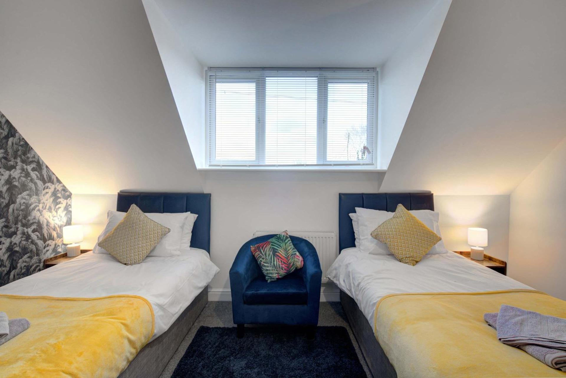 Spacious 4 Bed Preston Home with Garden & Parking