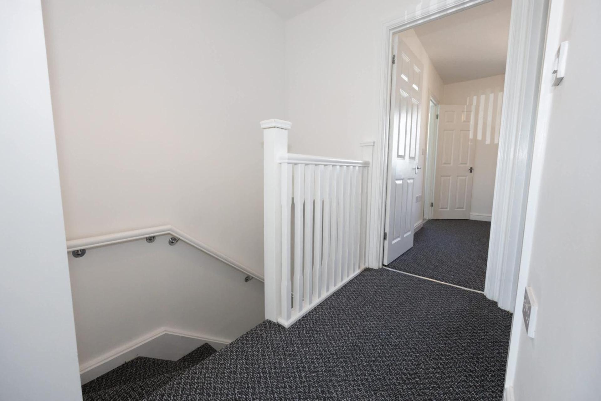 Contemporary 3 Bedroom Home with Garden & Parking