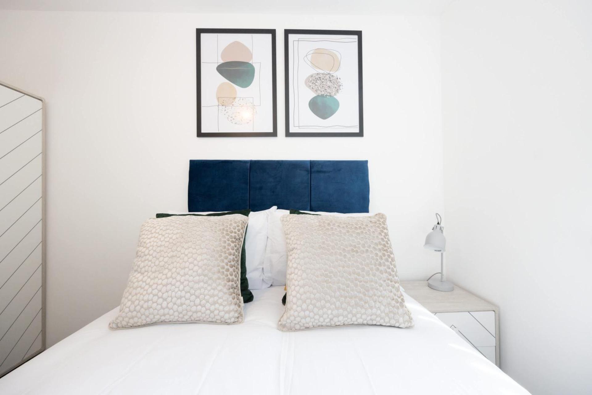 Contemporary 3 Bedroom Home with Garden & Parking