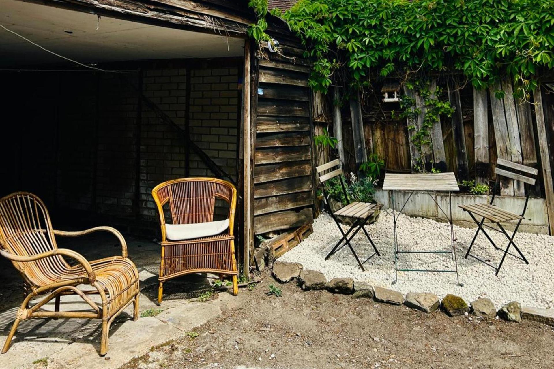 3 Bed Cottage - Sleeps 6 - Pets - Parking - Wifi