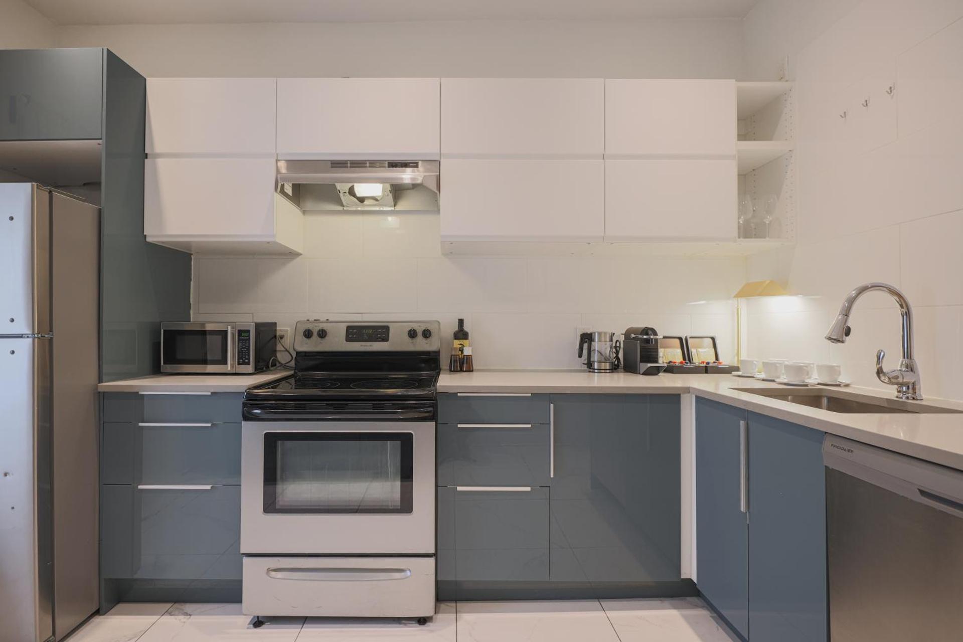 Saint Laurent St Hotel