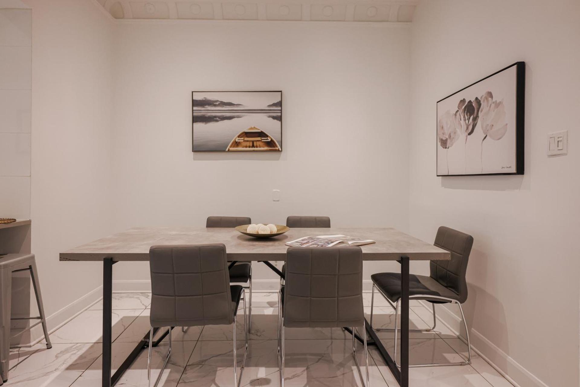 Saint Laurent St Hotel