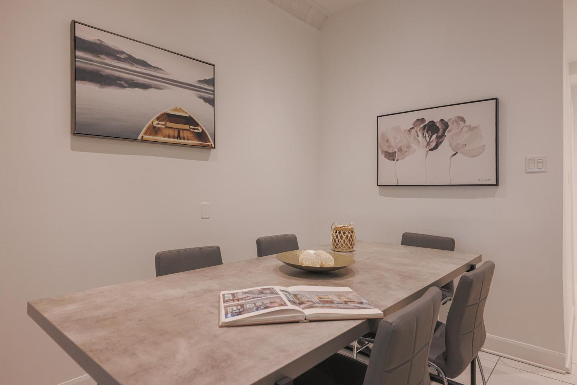 Saint Laurent St Hotel