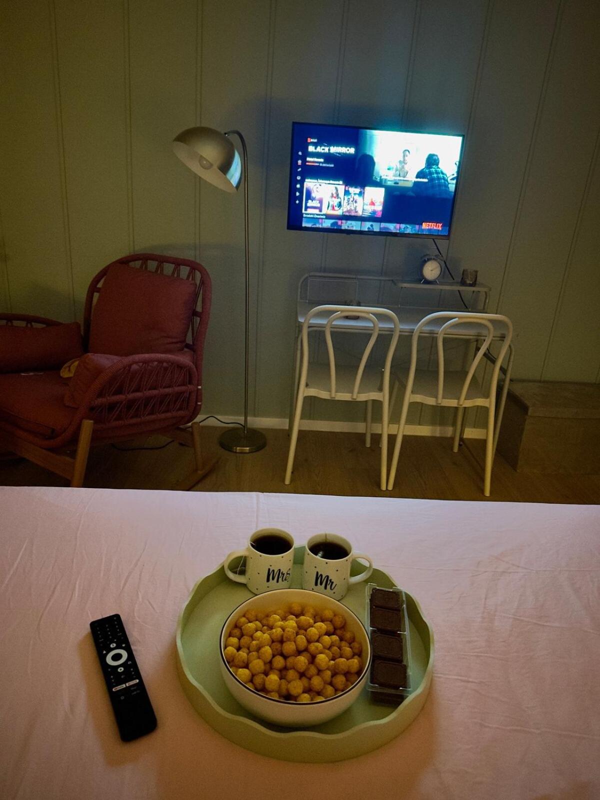 Homindays Terrace with Mountain Views River just Nearby