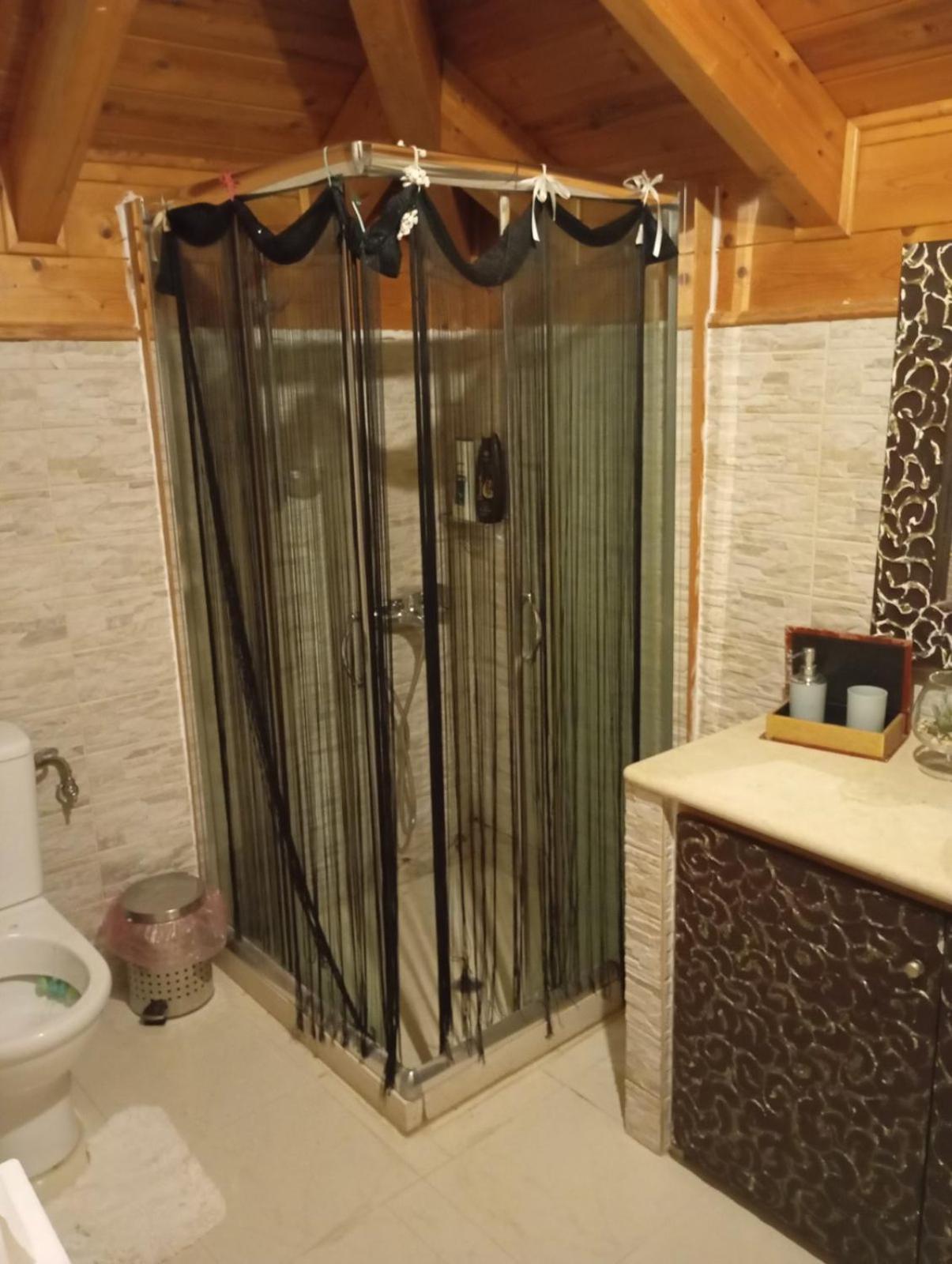 Αρχωντικα στην Τρiχονιδα