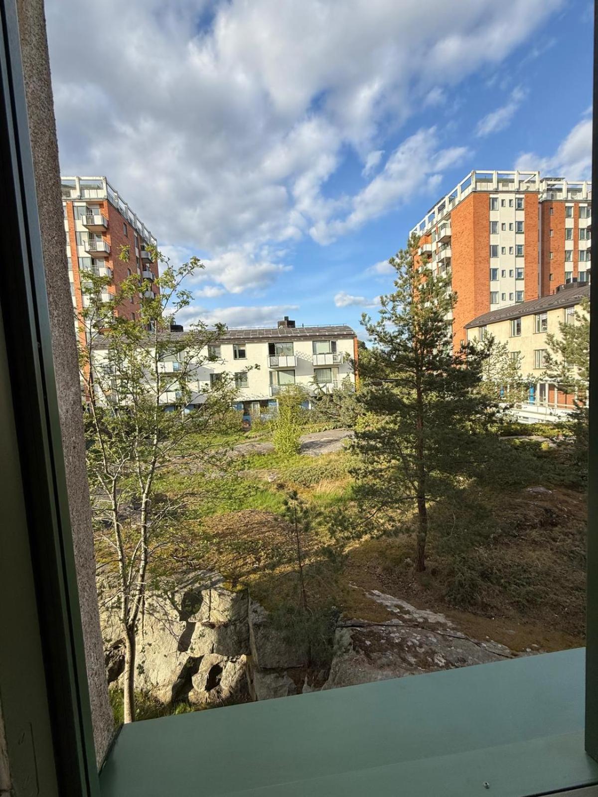 Spacious apartment near the subway