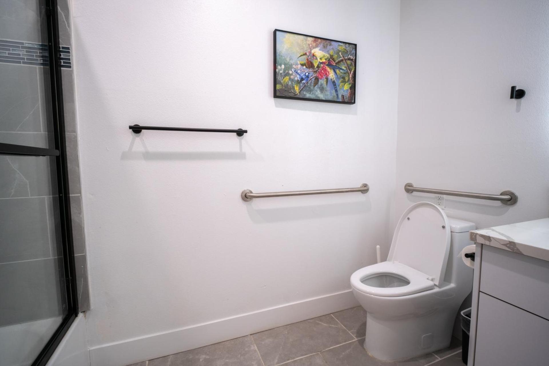 Stylish Private Room by Downtown LA with Private Parking