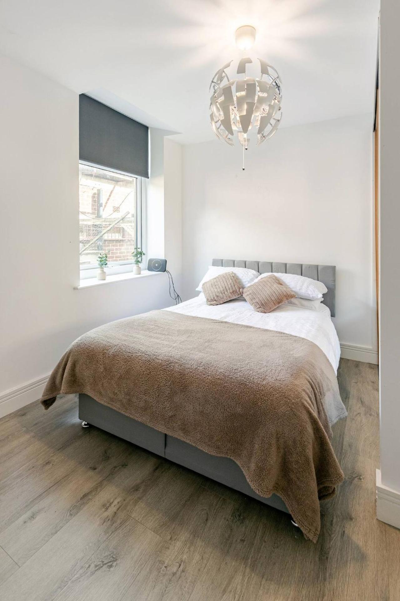 New Modern and Spacious 2BR In The Heart of Burnley with Free Private Parking