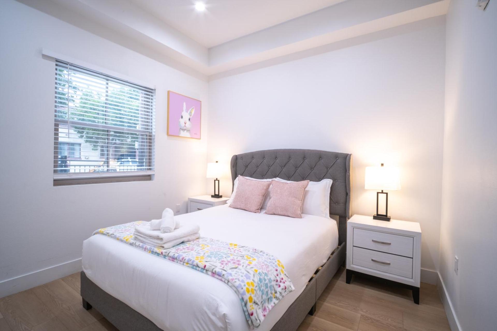 Stylish Private Room by Downtown LA