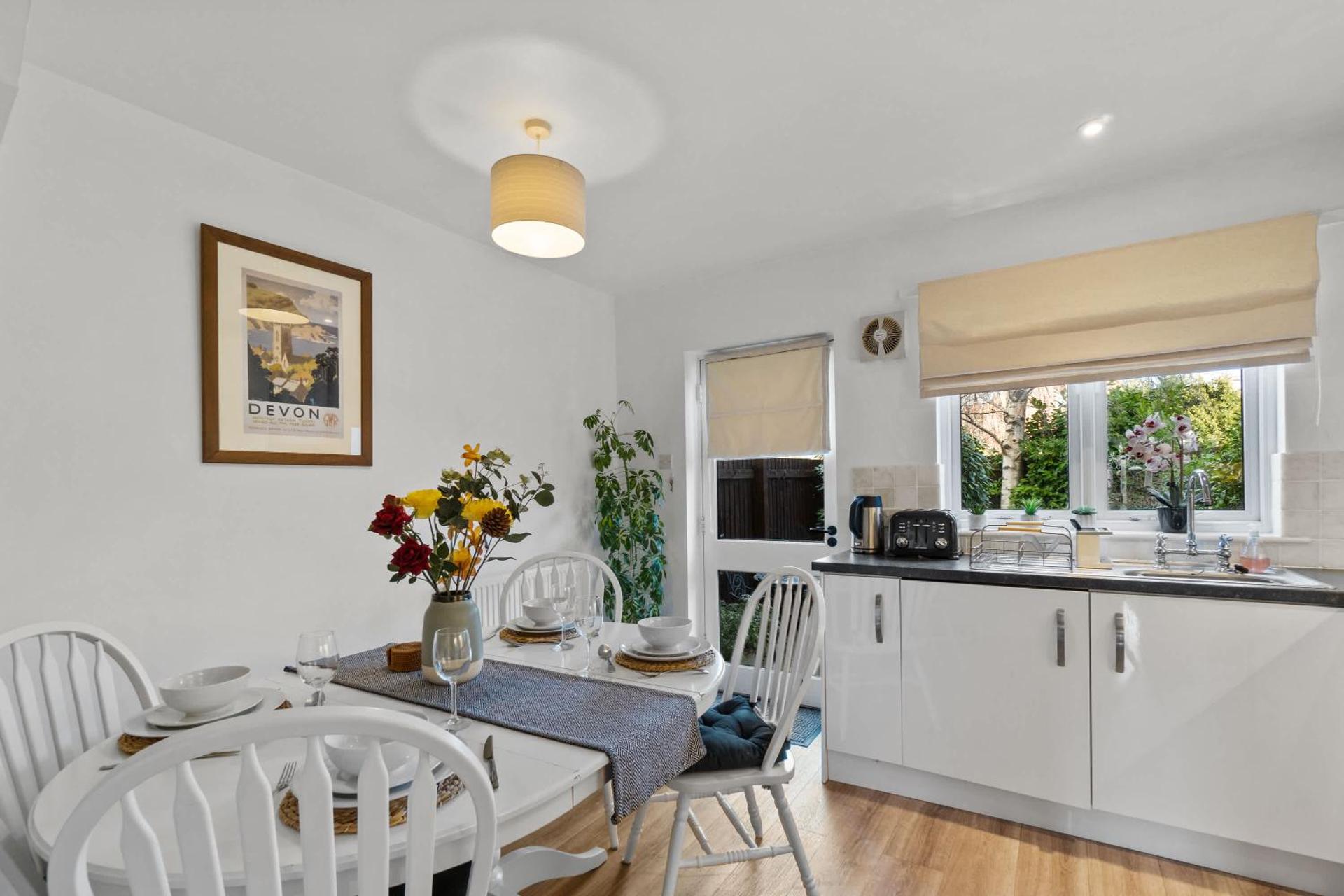 Bright & Spacious 3 Bedroom Home in Central Exeter