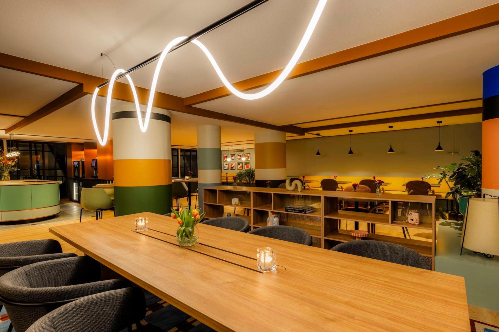 Meeting/conference room