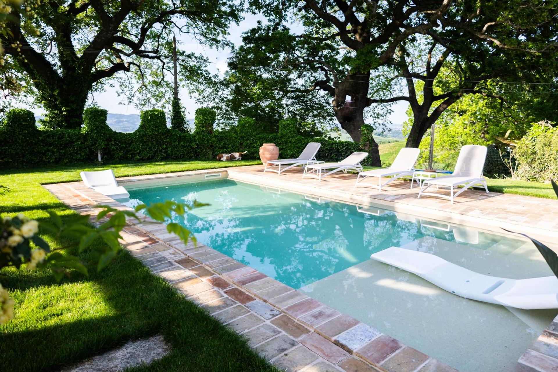 Ca' le cerque, villa surrounded by the Marche nature