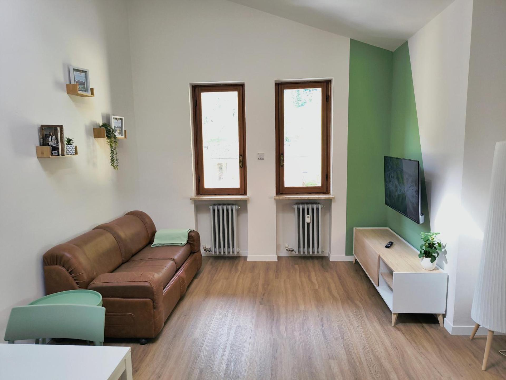 Communal lounge/ TV room