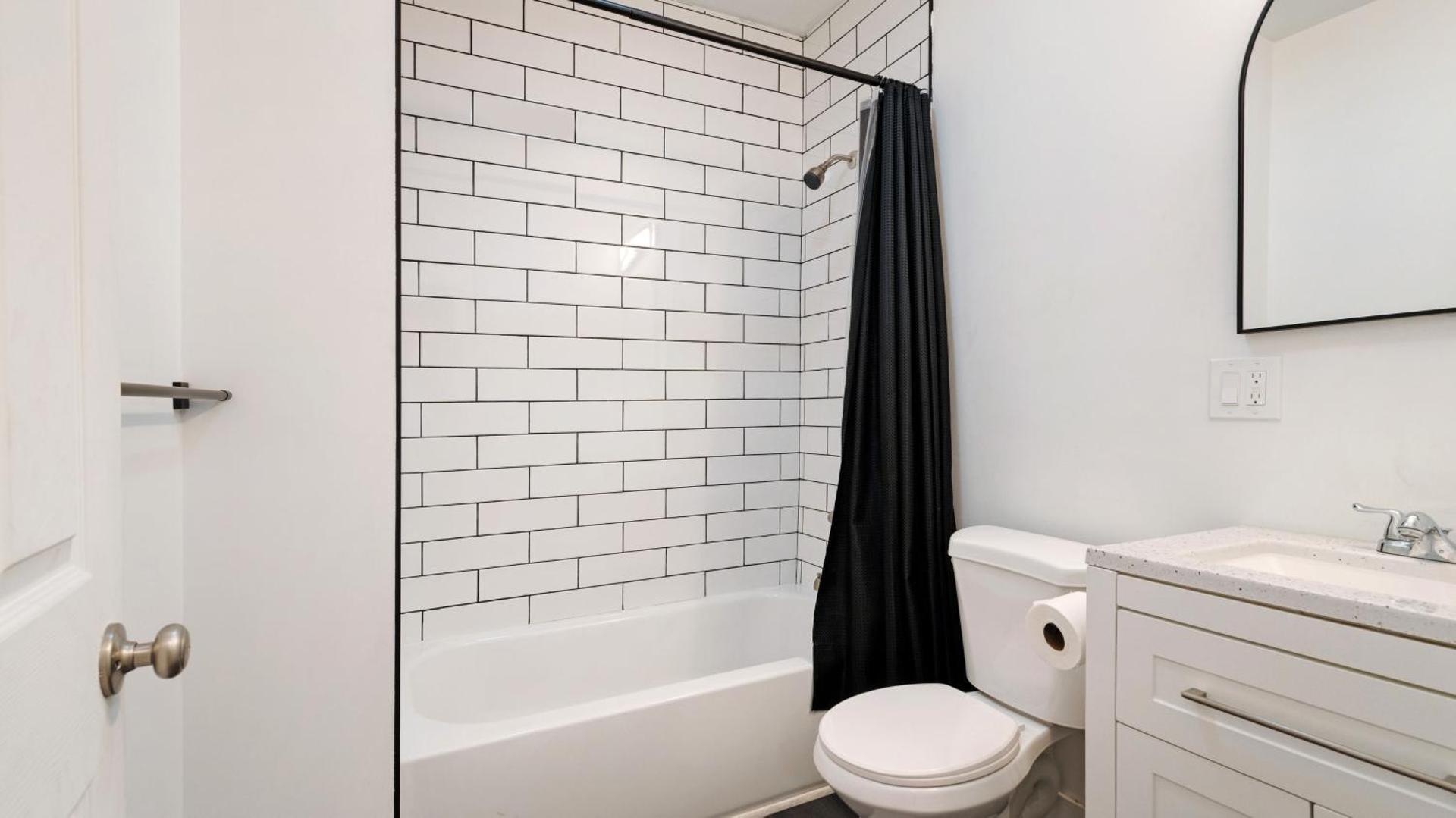 6 bedroom House Short Walk to Niagara Falls