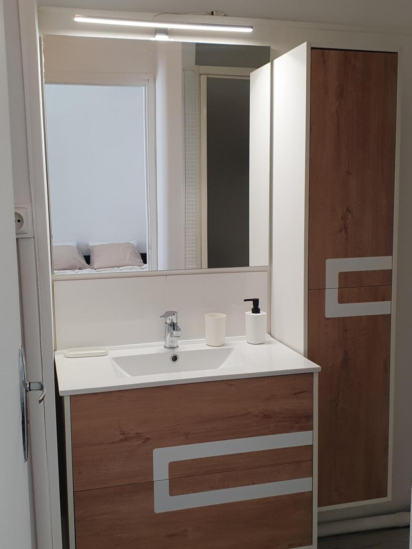 Beau studio rénové en centre-ville de Sète