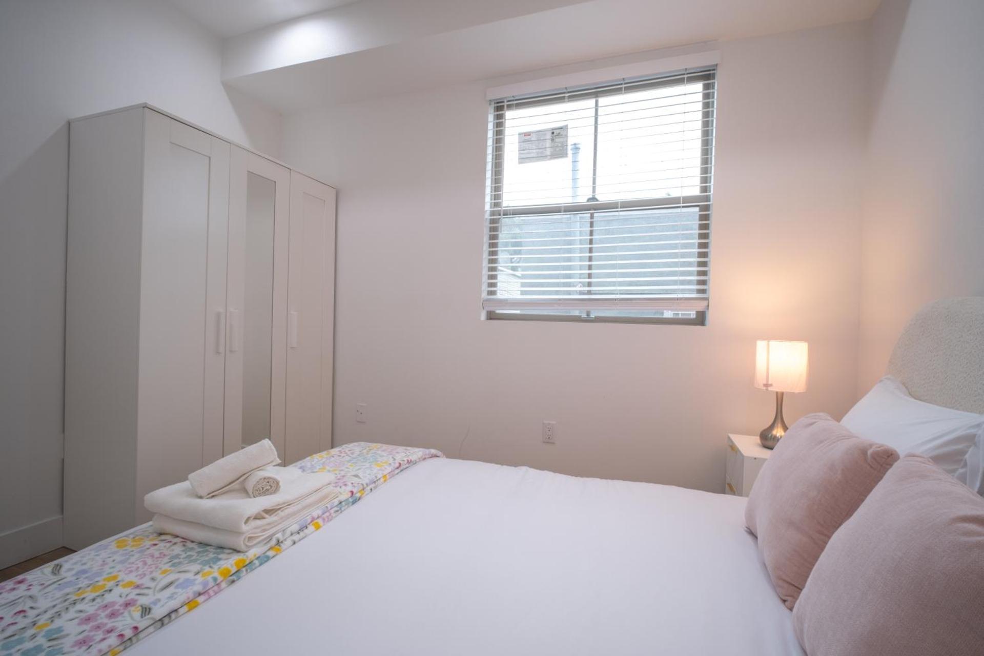 Stylish Private Room by Downtown LA