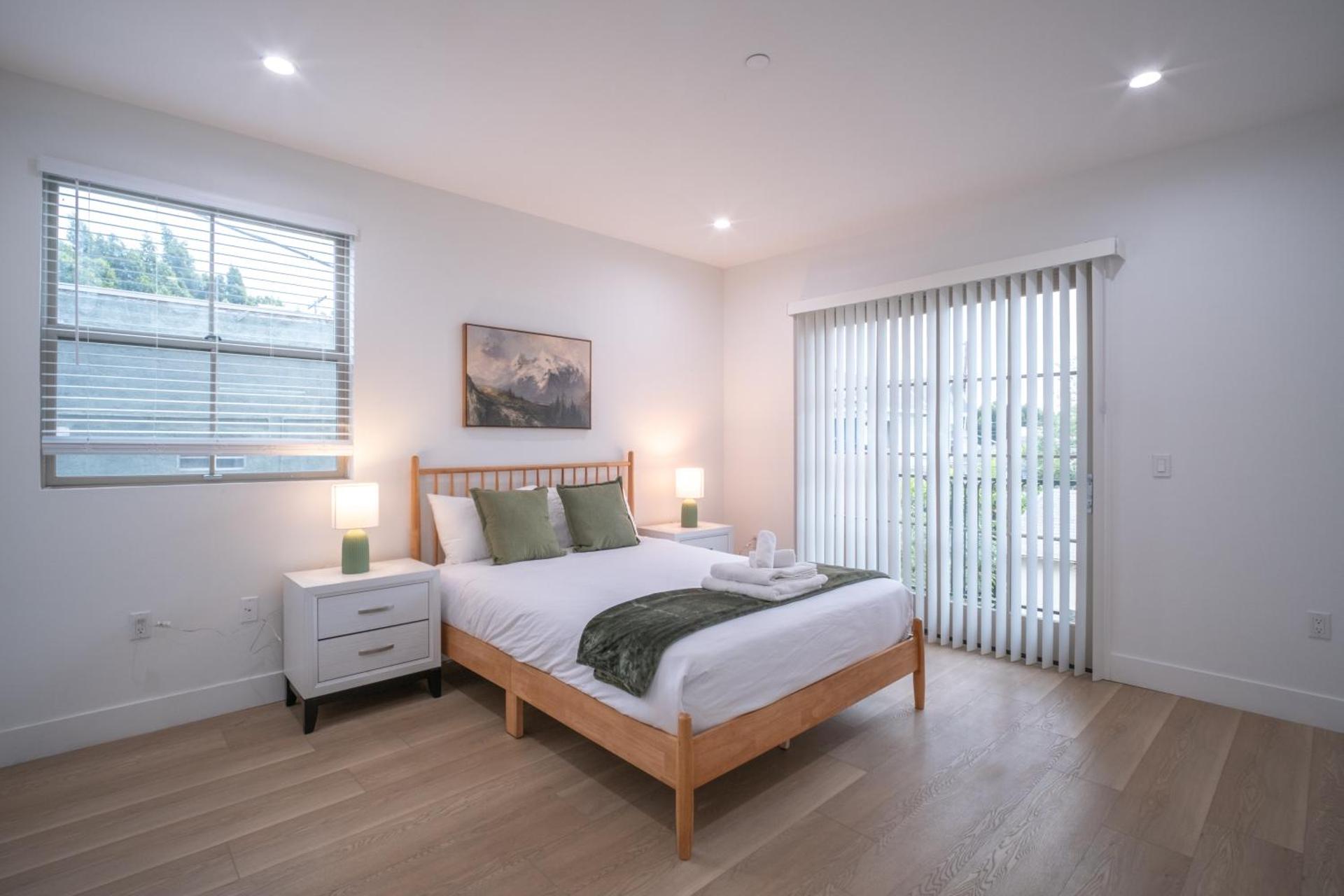 Stylish Private Room by Downtown LA