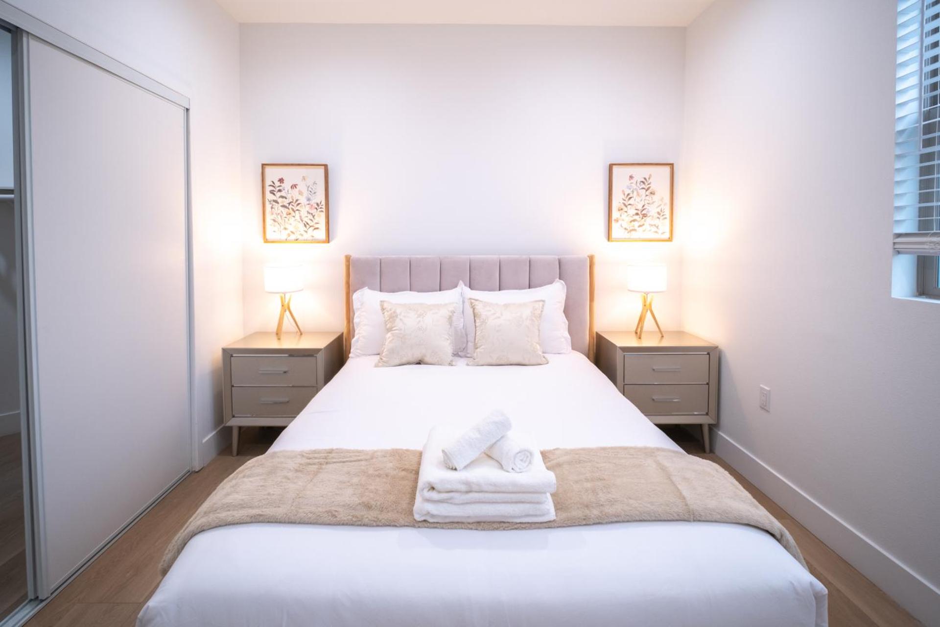 Stylish Private Room by Downtown LA