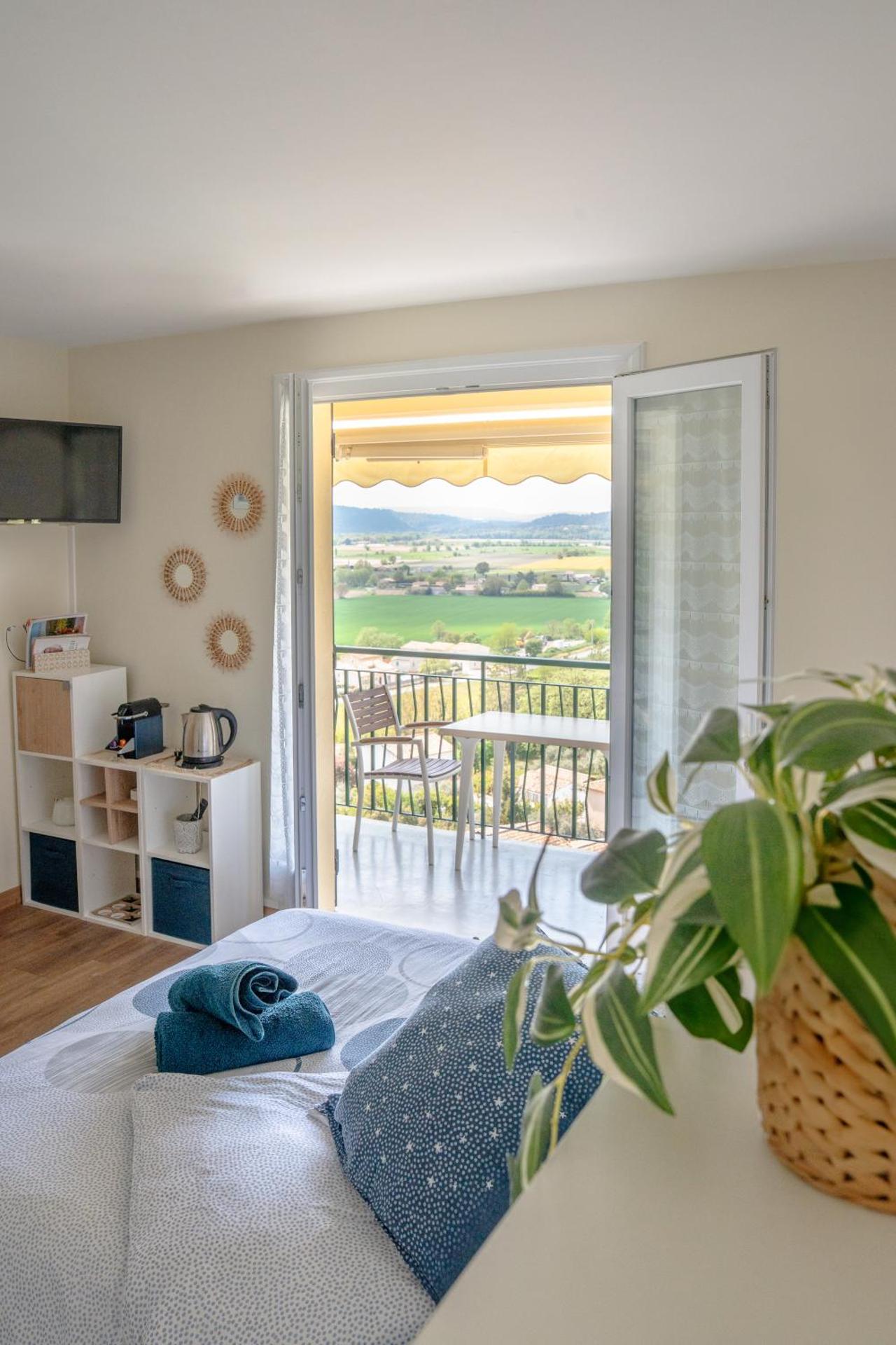 Lumineux studio-Gréoux-les-Bains