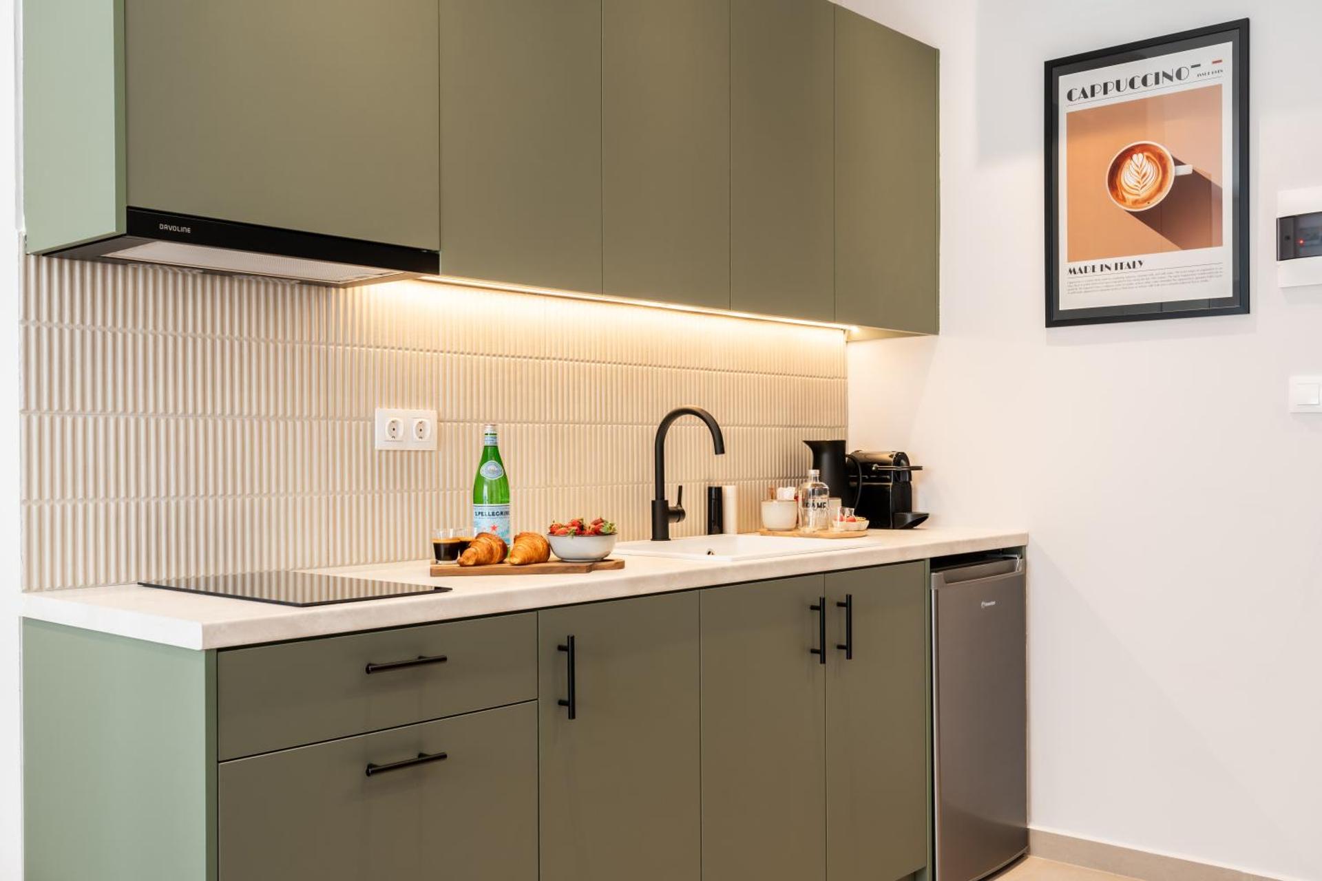 Kitchen or kitchenette