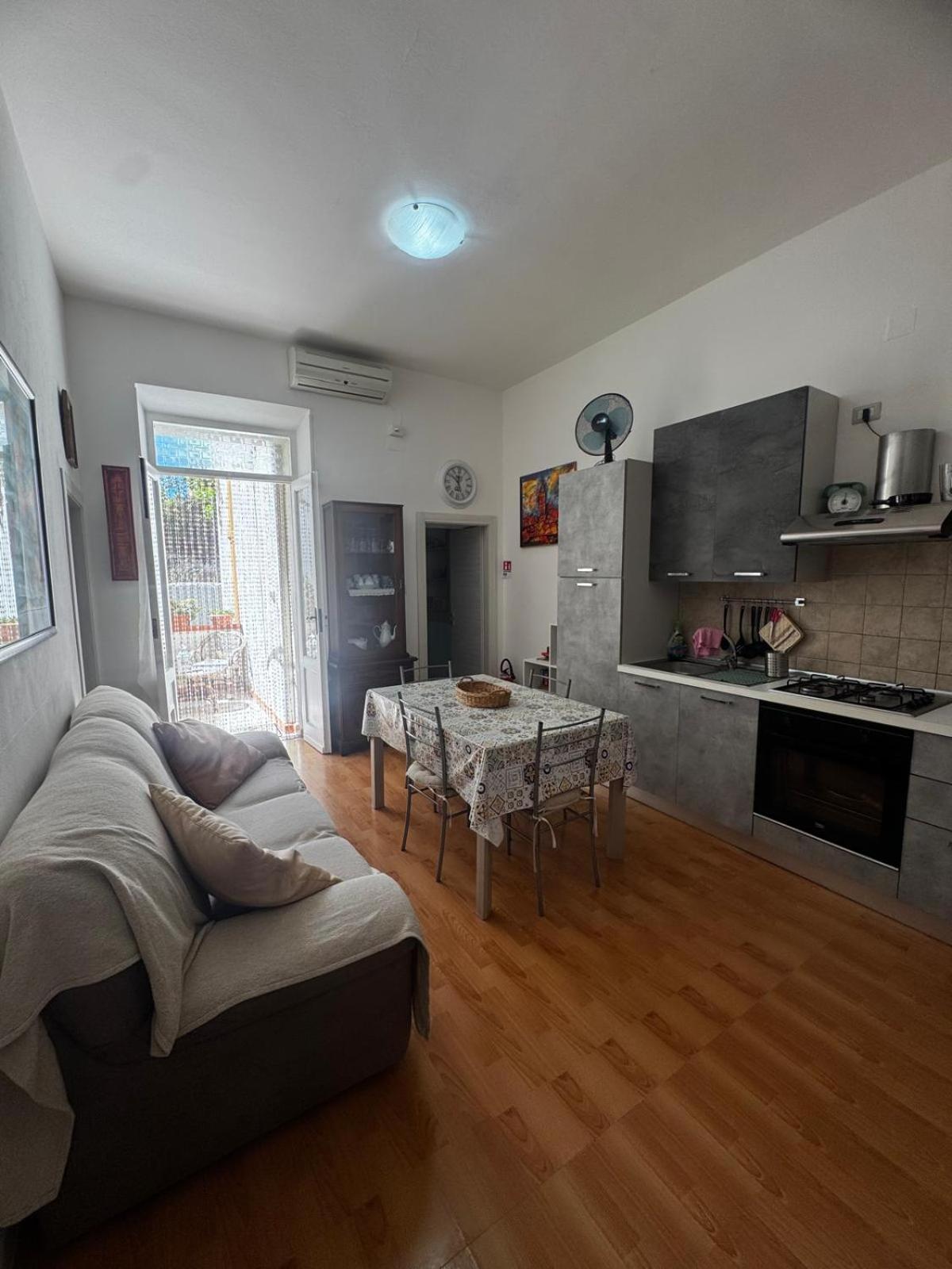 Flowered House with garden