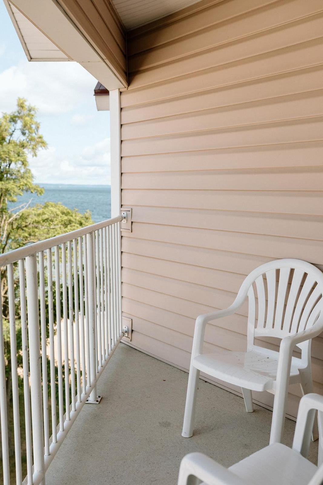 Standard Non-View Room- Two Queens