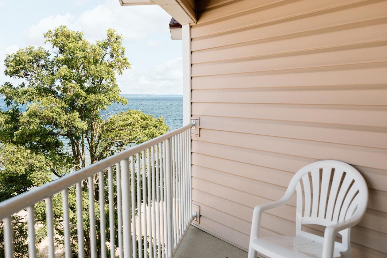 Standard Non-View Room- Two Queens