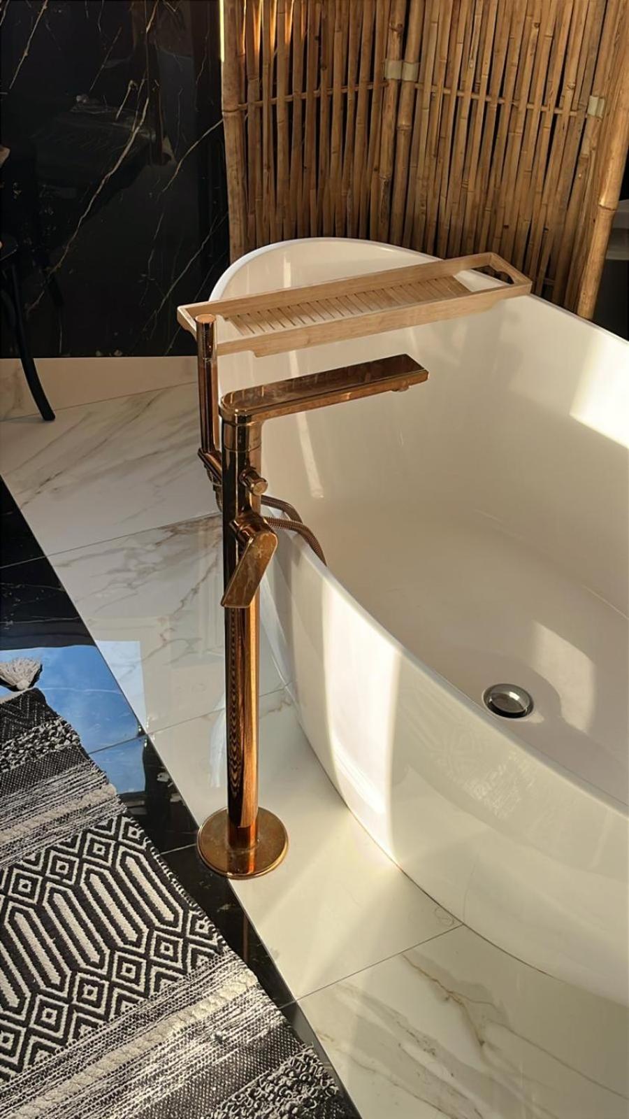 Deluxe Suite with Sea View