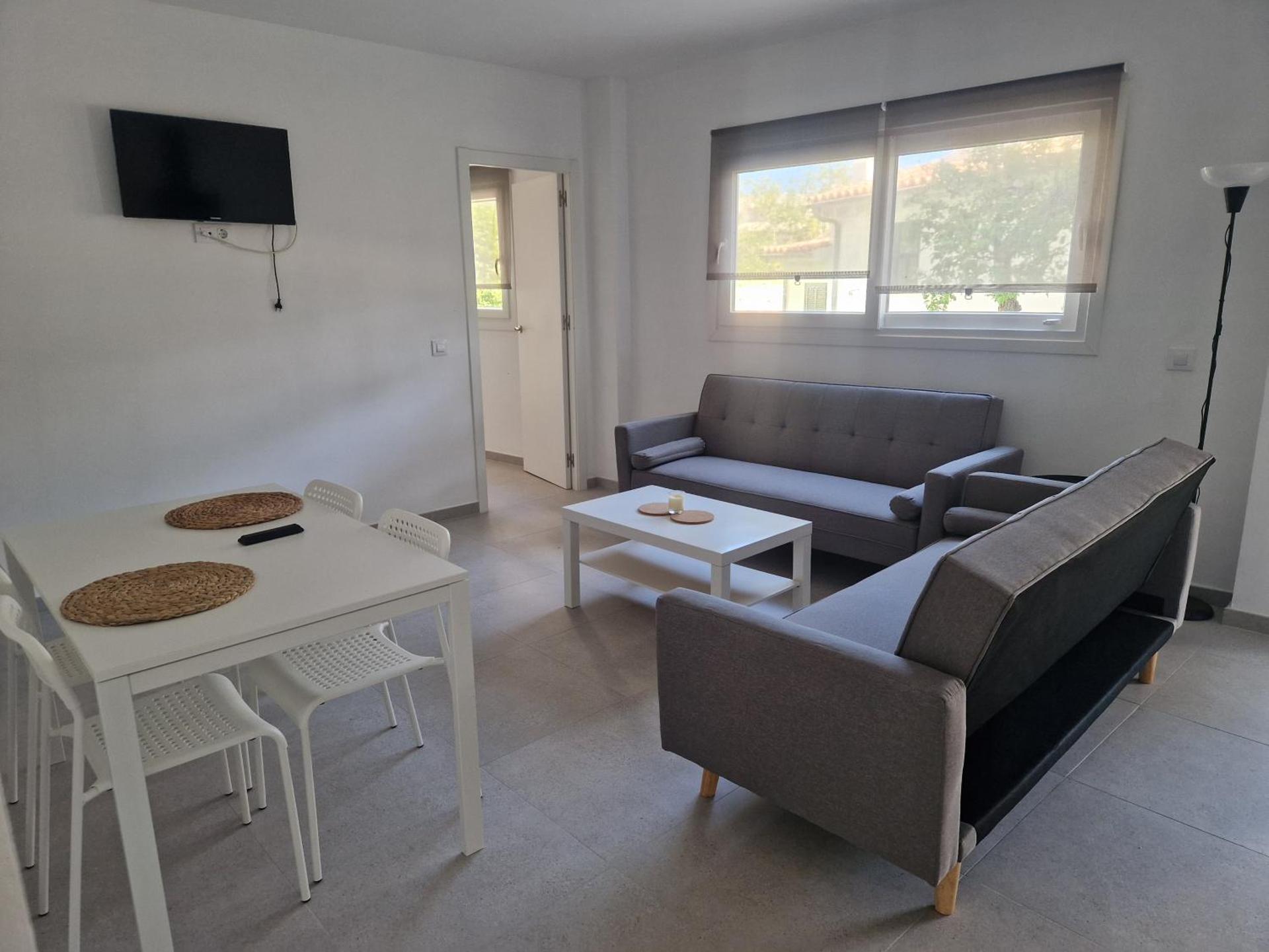 Communal lounge/ TV room