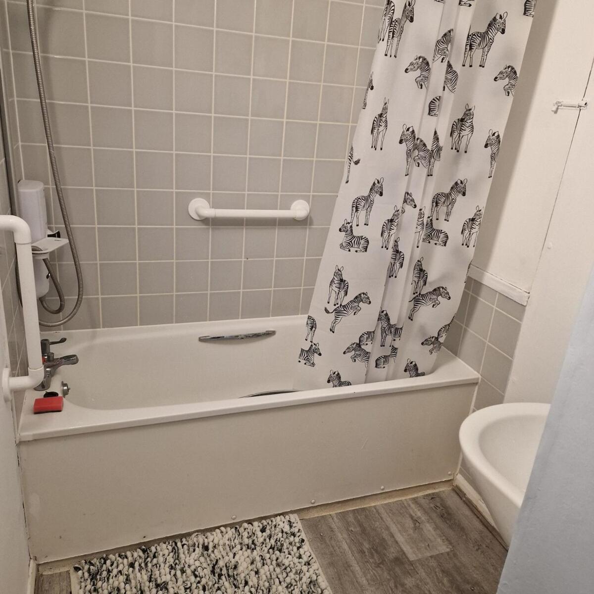 New Listing- 2 Bedroom Riverside Chelsea Apartment