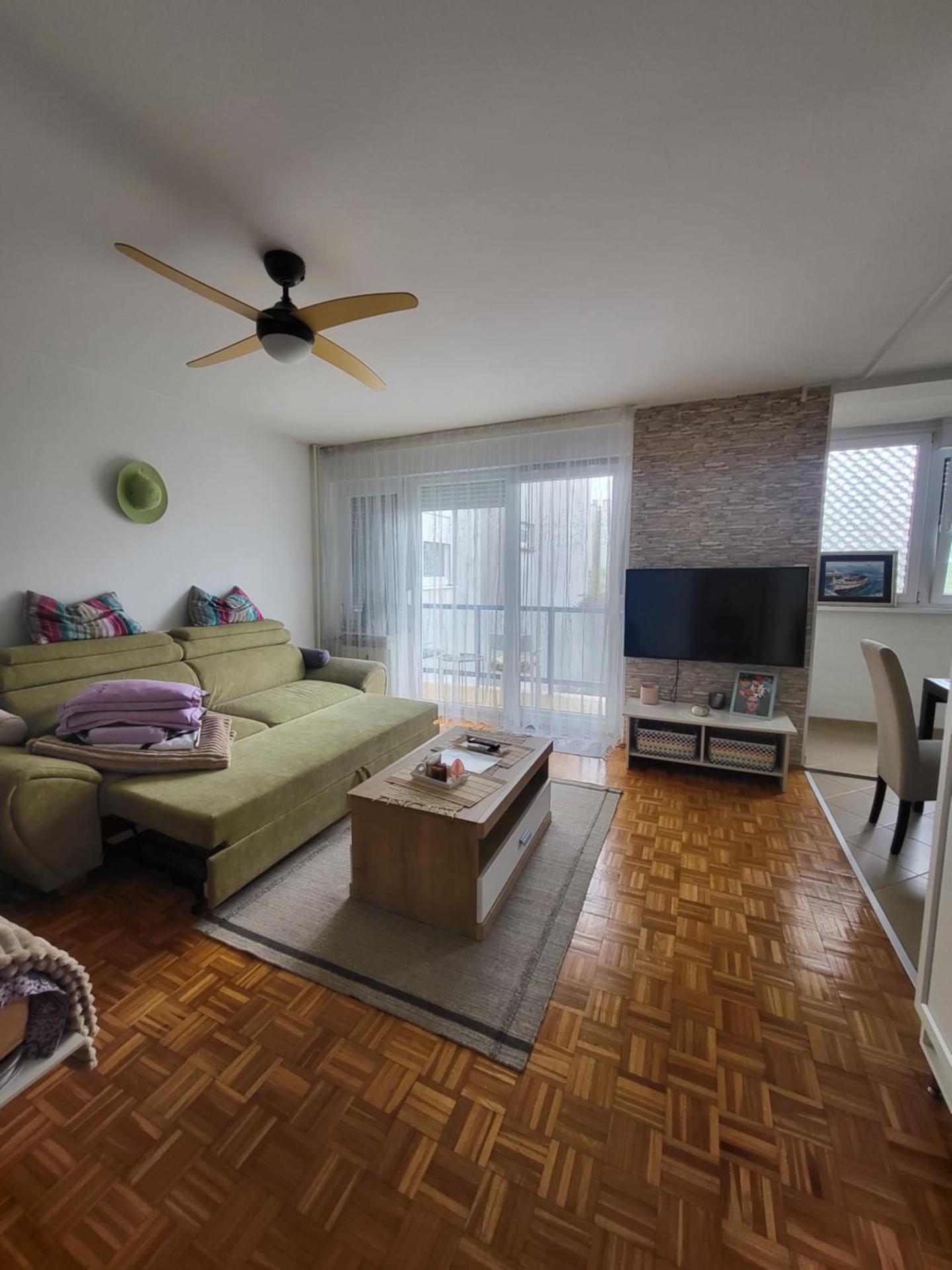 Dolly Apartment Airport