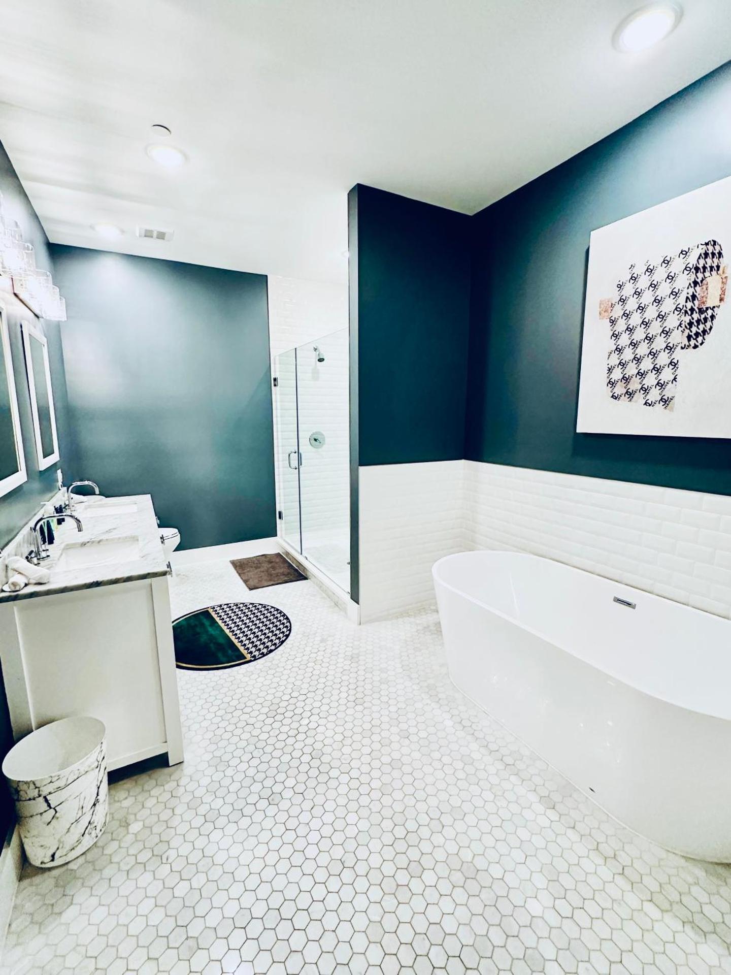 Designer 3BDR Penthouse with Private Rooftop Monument Views Near Popular H Street Corridor Parking Included Free Cancellation