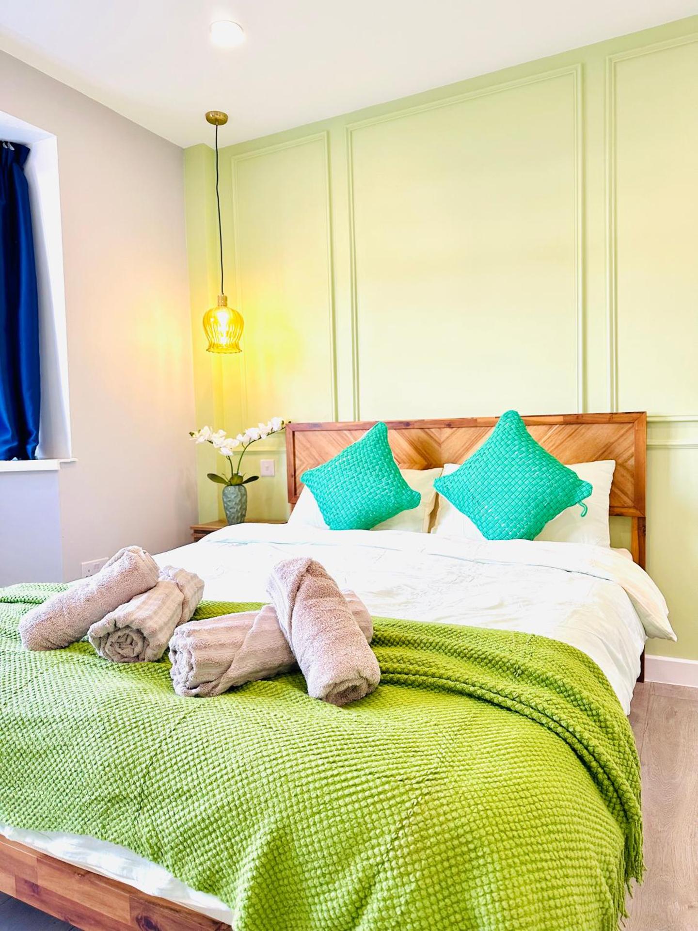 77Co-Guesthouse by Bexleyheath