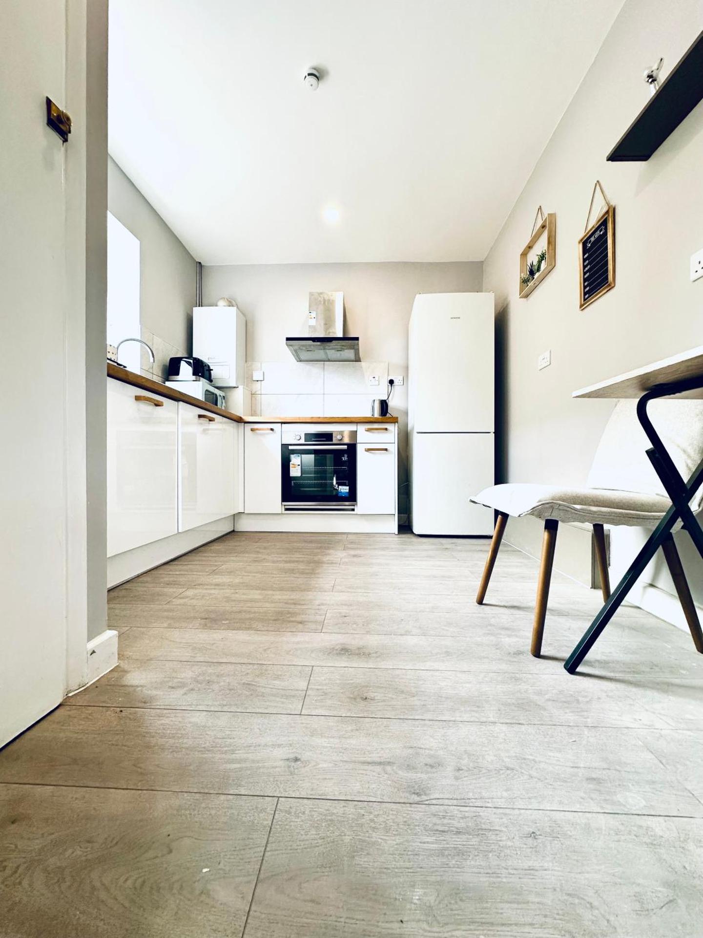 77Co-Guesthouse by Bexleyheath