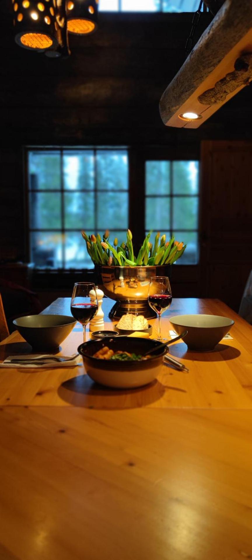 Kelokantola by the lake