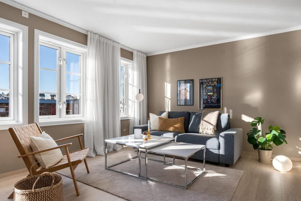 Central sea house apartment - Free parking