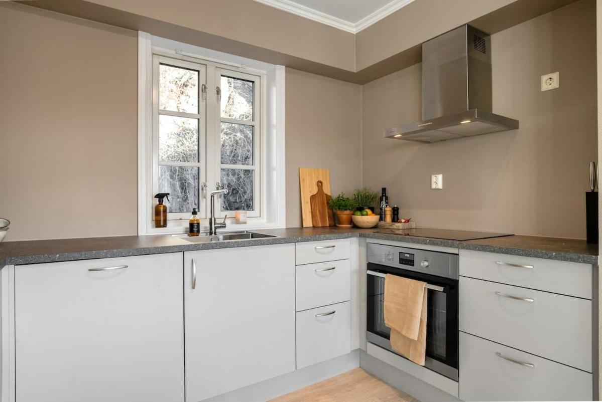 Central sea house apartment - Free parking