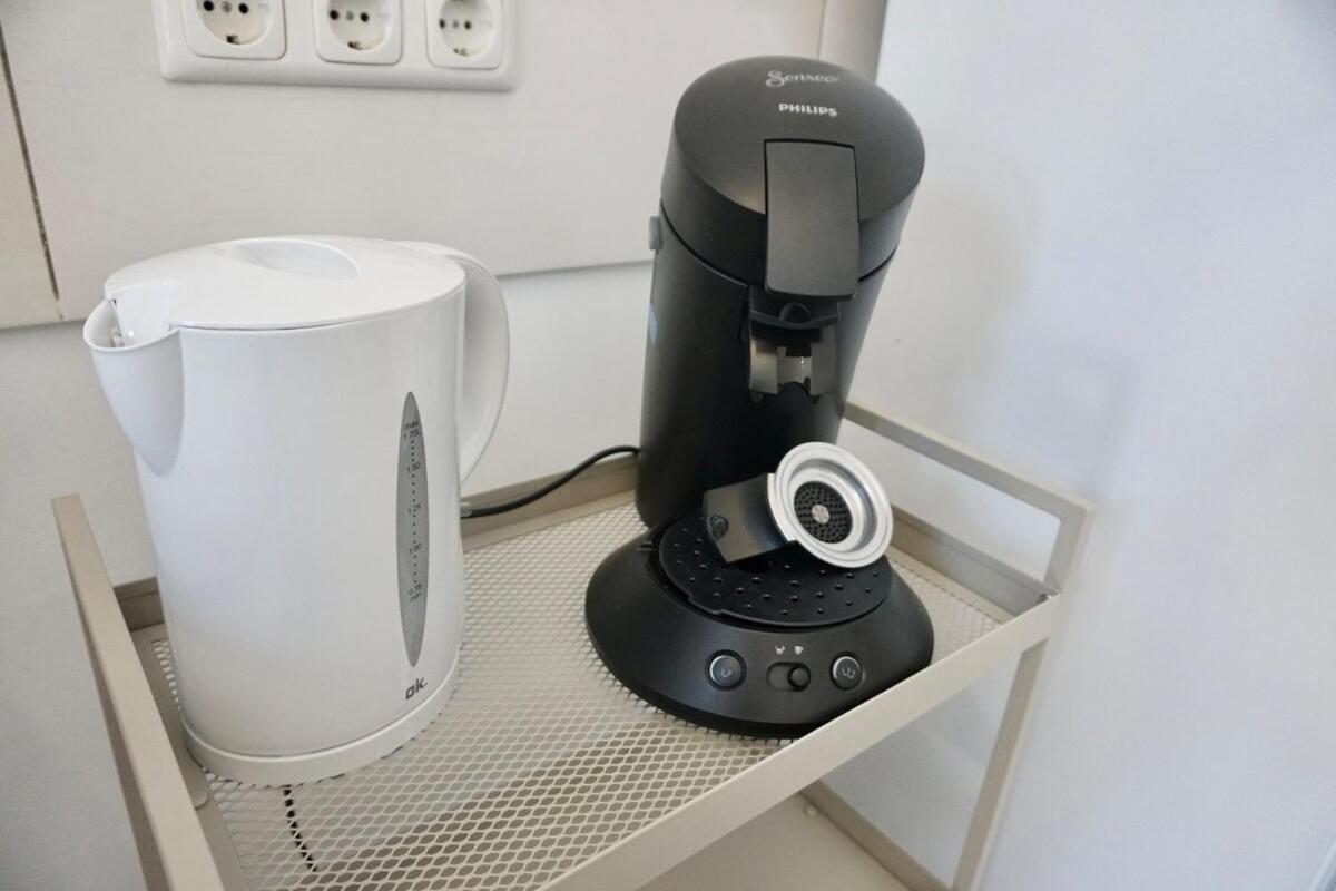 NEU zentrale Wohnung Netflix Balkon 4 Gäste