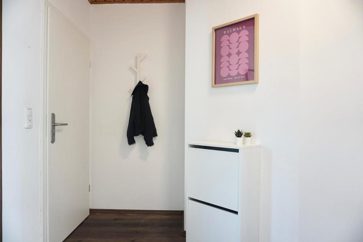 NEU zentrale Wohnung Netflix Balkon 4 Gäste