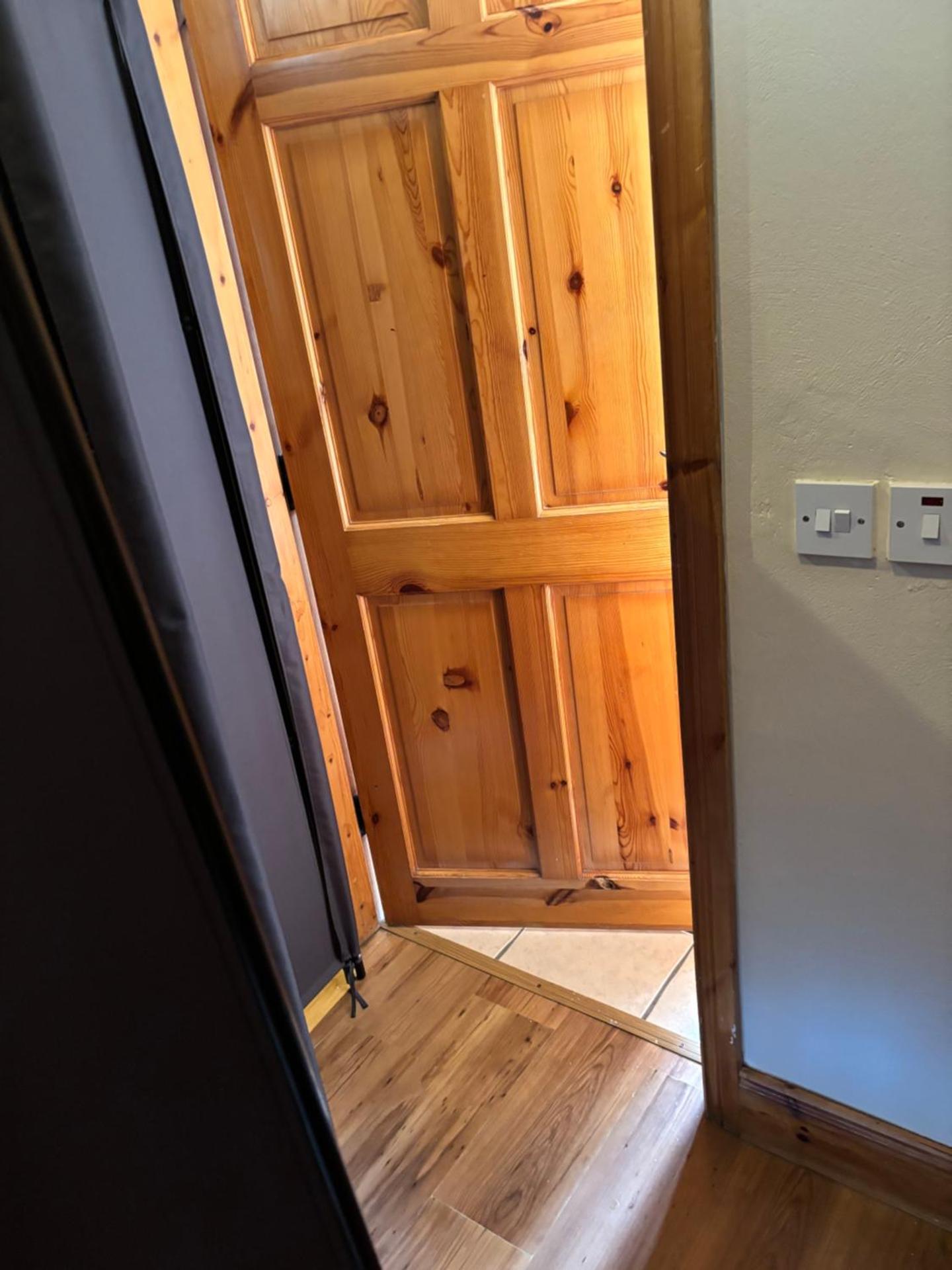 Doughlasha House V93RX64