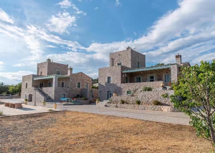 Villa Vasiliki Traditional House in Mani with Sea View