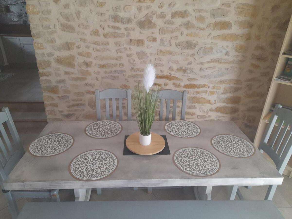 Mas en Pierre "entre Gard et Ardèche" avec jardin