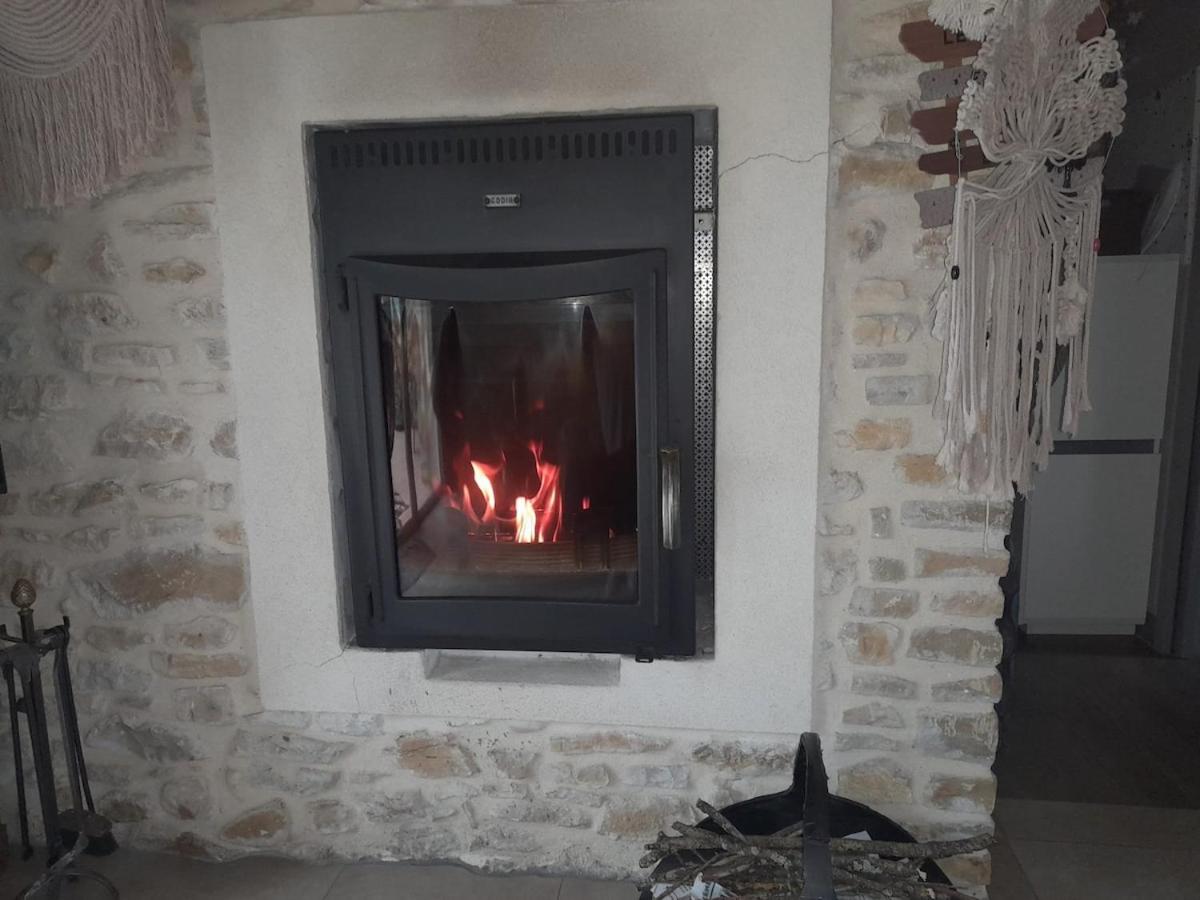 Mas en Pierre "entre Gard et Ardèche" avec jardin