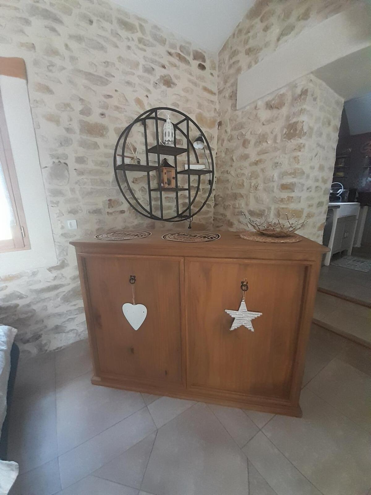 Mas en Pierre "entre Gard et Ardèche" avec jardin