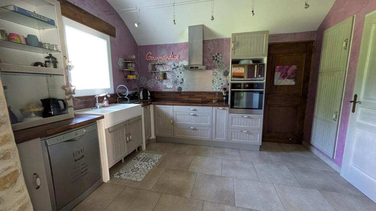 Mas en Pierre "entre Gard et Ardèche" avec jardin