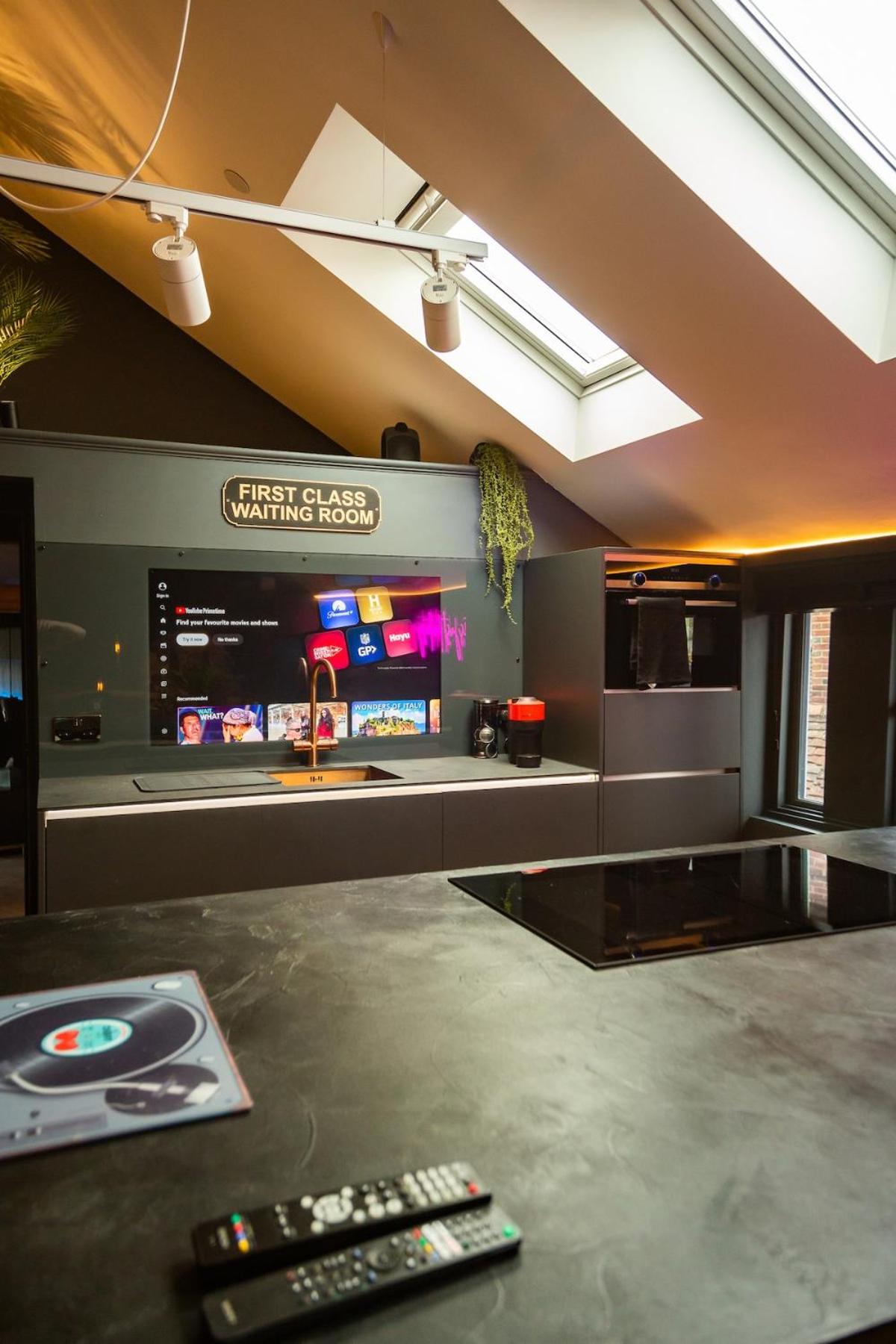 The Bakers Luxury Top Floor Apartment